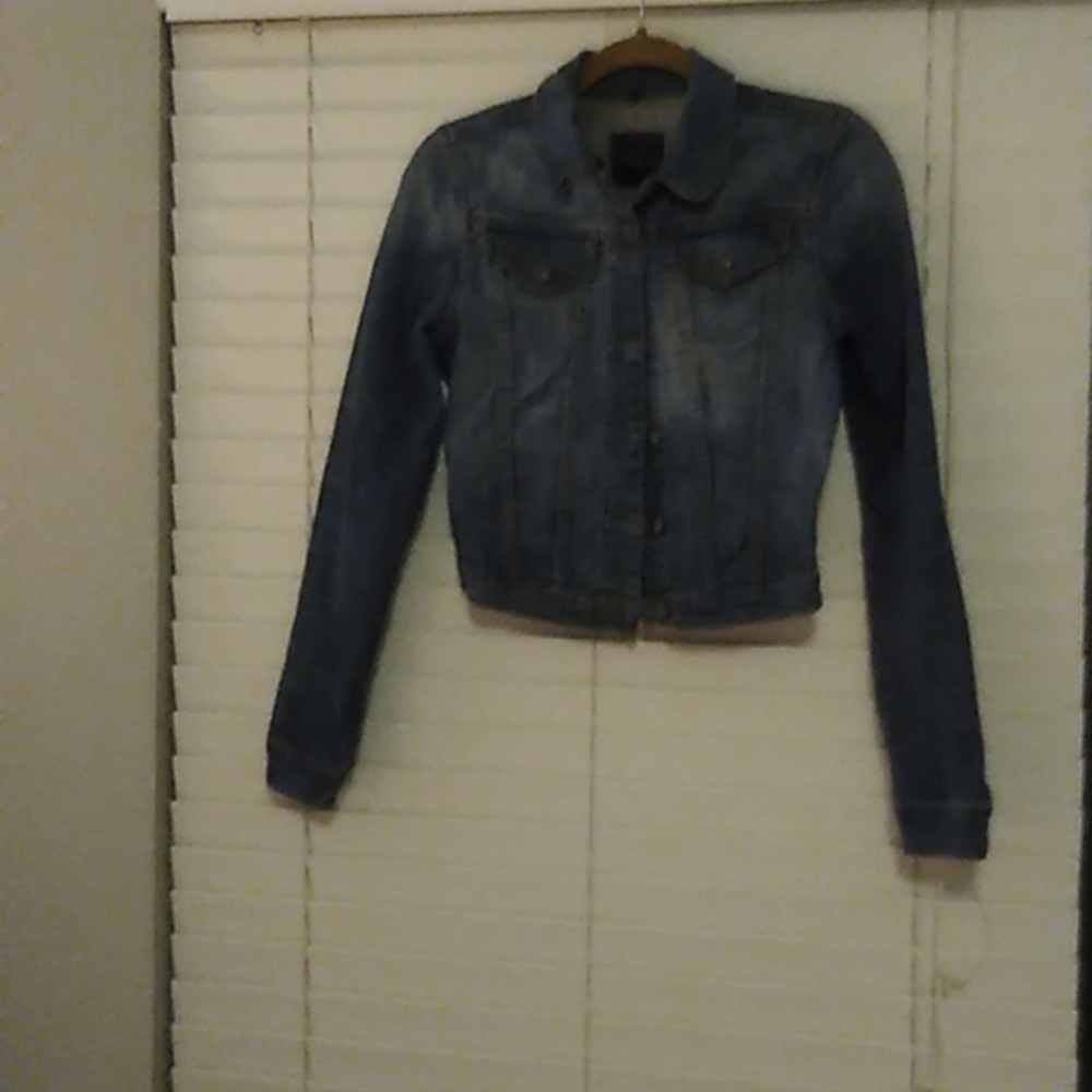 Denim cropped jacket by Jessica Simpson
